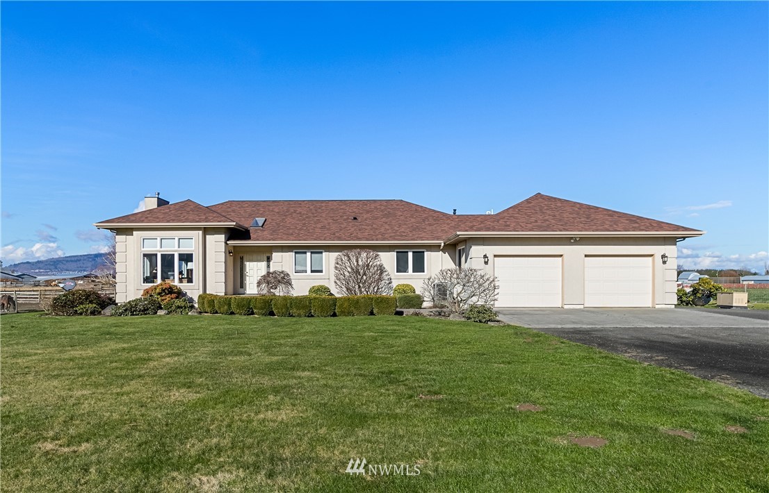5690 Jones Road Sumas, WA 98295 - Photo 1 of 32