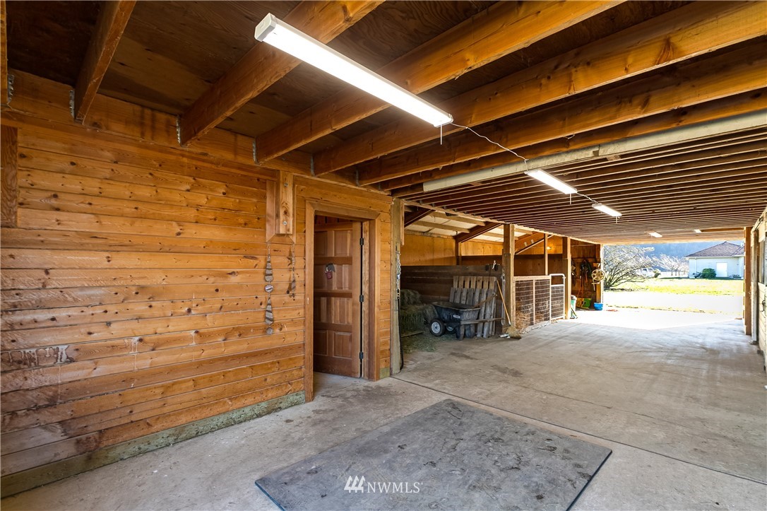 5690 Jones Road Sumas, WA 98295 - Photo 23 of 32