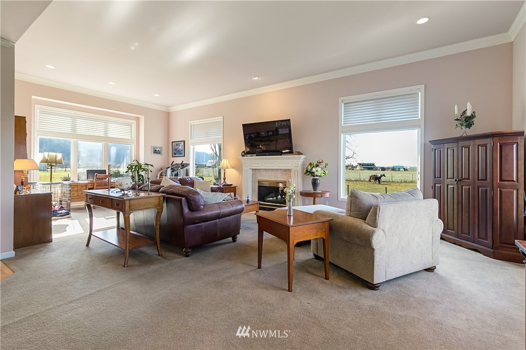 5690 Jones Road Sumas, WA 98295 - Photo 4 of 32