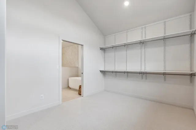 $924,900 | 5820 31st Street South, Fargo, ND 58104