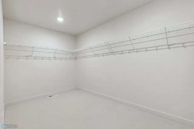 $924,900 | 5820 31st Street South, Fargo, ND 58104