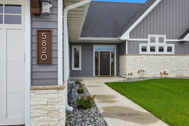 $924,900 | 5820 31st Street South, Fargo, ND 58104