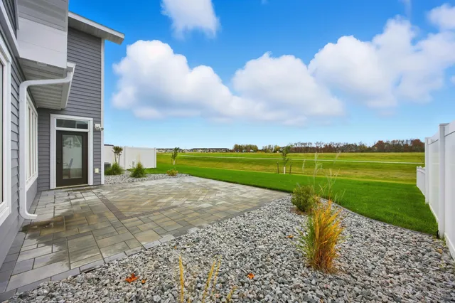 $924,900 | 5820 31st Street South, Fargo, ND 58104