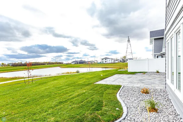 $924,900 | 5820 31st Street South, Fargo, ND 58104