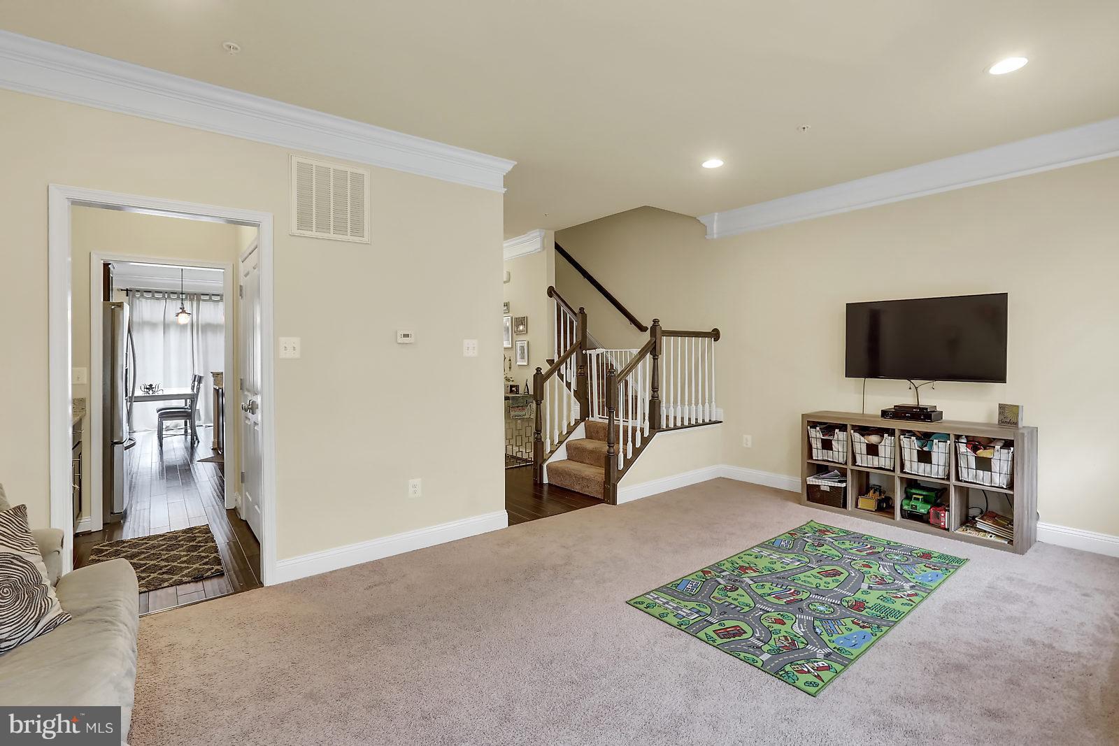 6035 Maple Hill Road Ellicott City, MD 21043 - Photo 13 of 30 Living Room