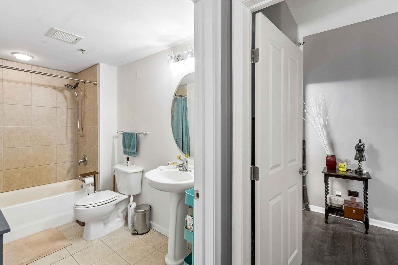 4848 North Sheridan Road, Unit 407 Chicago, IL 60640 - Photo 14 of 22 Gallery Image 14