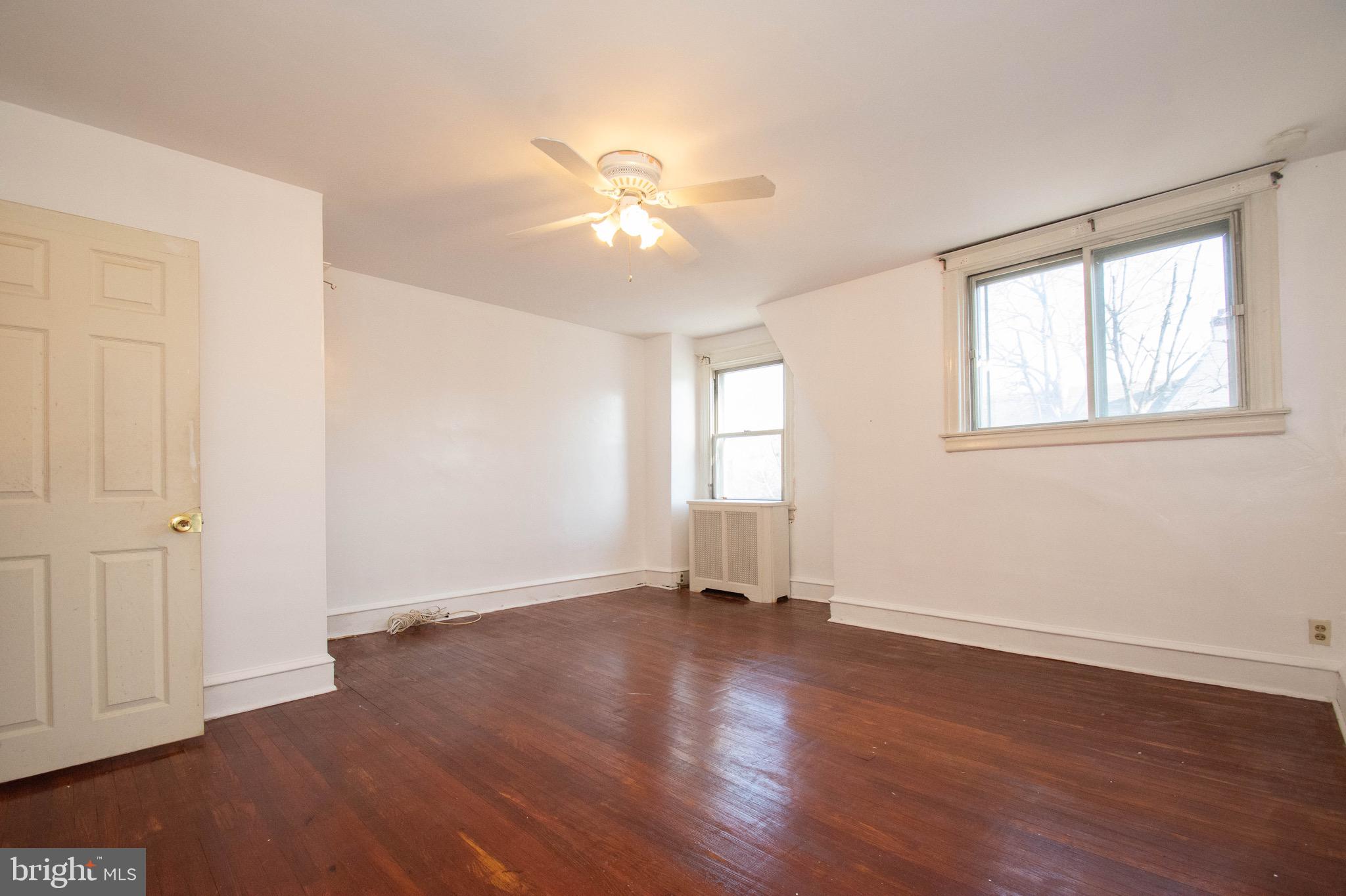 534 Glendale Road Upper Darby, PA 19082 - Photo 14 of 18 Bedroom 1
