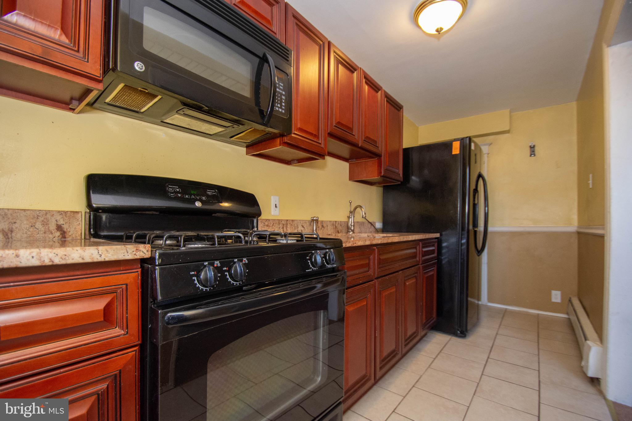534 Glendale Road Upper Darby, PA 19082 - Photo 5 of 18 Kitchen
