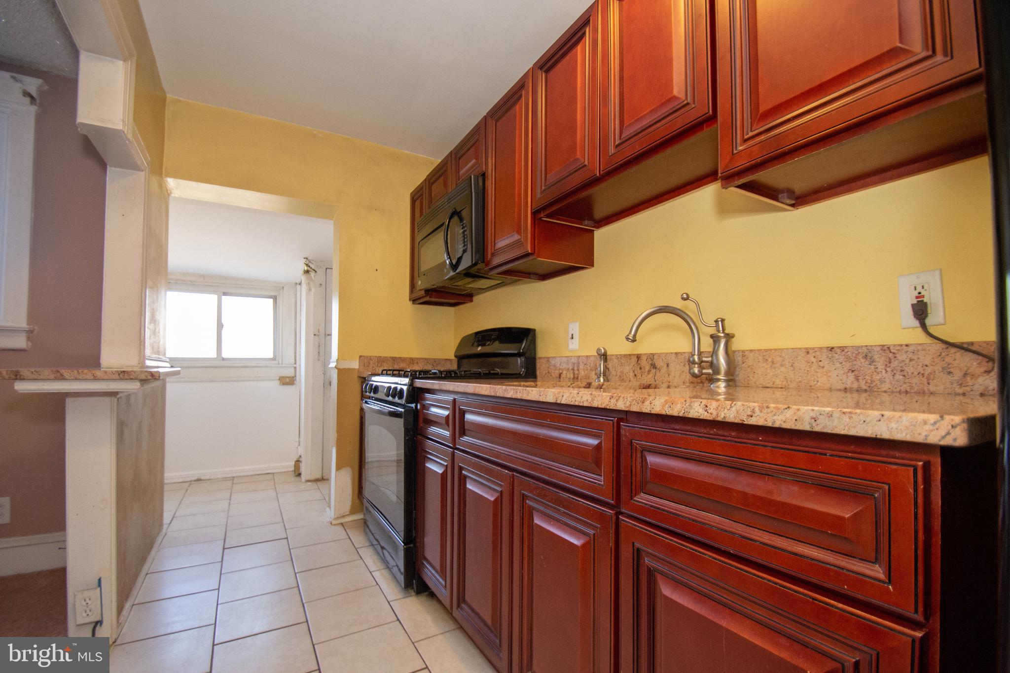 534 Glendale Road Upper Darby, PA 19082 - Photo 6 of 18 Kitchen