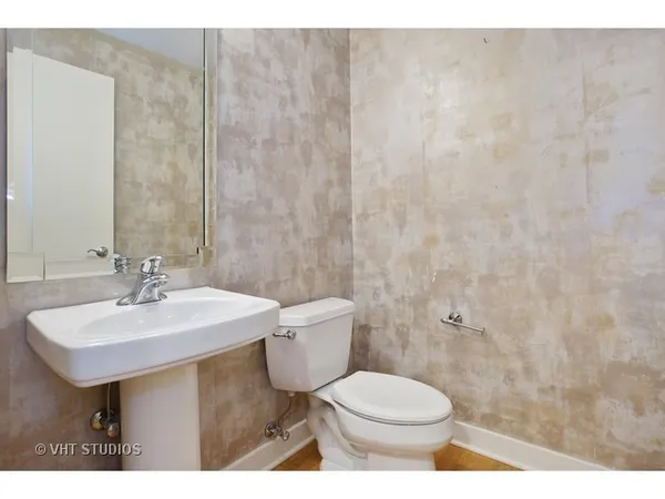 $4,500 | 250 East Pearson Street, Unit 1006, Chicago, IL 60611