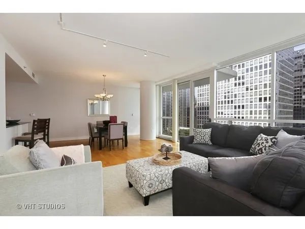 $4,500 | 250 East Pearson Street, Unit 1006, Chicago, IL 60611