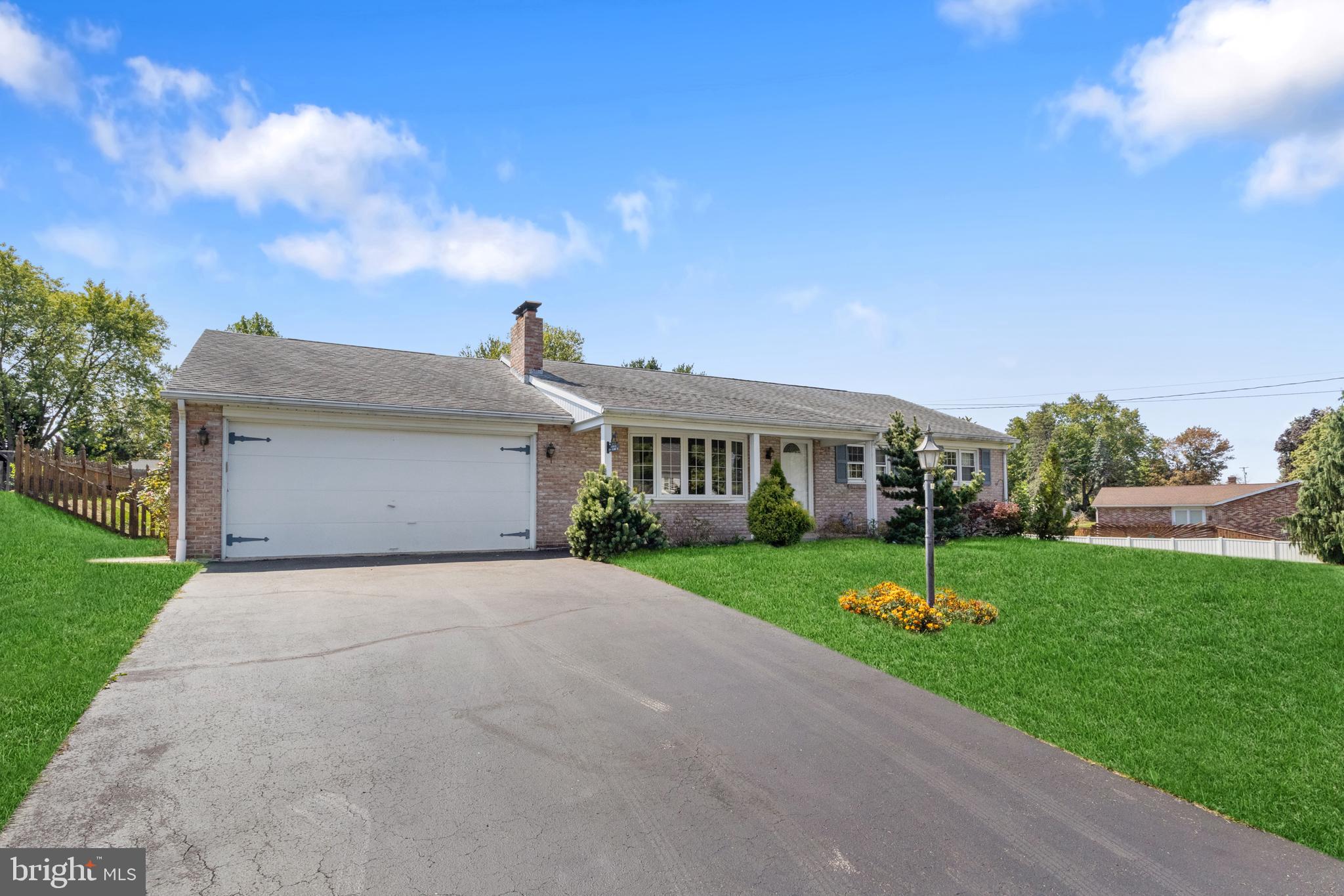 2254 Sycamore Road York, PA 17408 - Photo 4 of 37