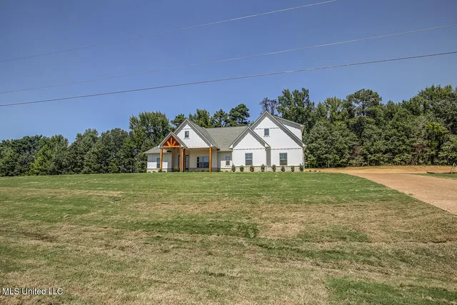 $579,900 | 1528 Tributary Drive, Hernando, MS 38632