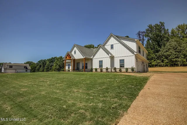 $579,900 | 1528 Tributary Drive, Hernando, MS 38632