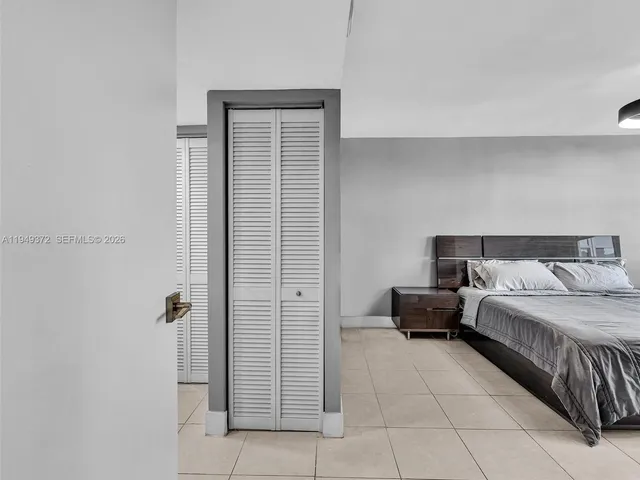 $285,000 | 16565 Northeast 26th Avenue, Unit 4E, North Miami Beach, FL 33160