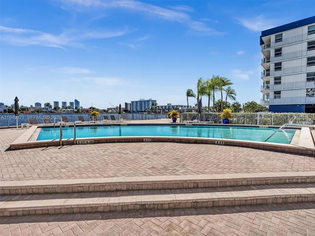 $285,000 | 16565 Northeast 26th Avenue, Unit 4E, North Miami Beach, FL 33160