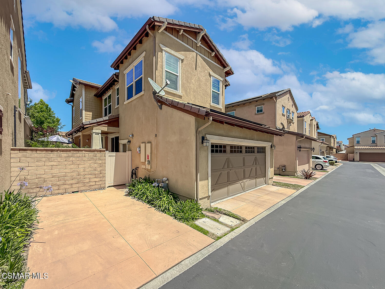 230 Stonegate Road Camarillo, CA 93010 - Photo 37 of 43 aFront and Entry2