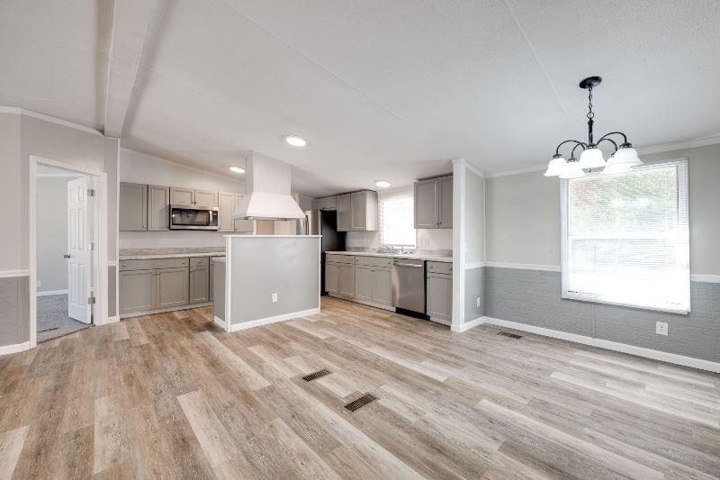 763 Mission Ridge Road Rossville, GA 30741 - Photo 13 of 47 Living / Kitchen