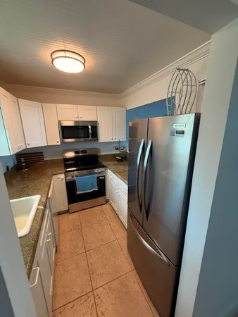 $3,200 | 200 Harborview Drive, Unit 102, Tavernier, FL 33070