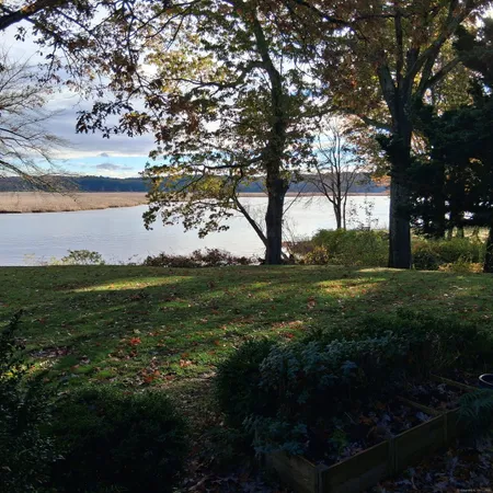 $465,000 | 85 River Road, Unit B7, Essex, CT 06426