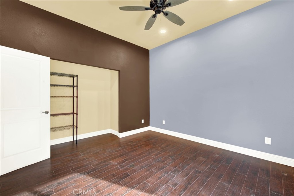20506 Corning Road Corning, CA 96021 - Photo 30 of 53 a view of a livingroom with wooden floor