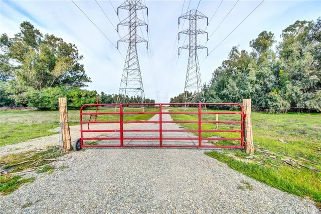 $450,000 | 20506 Corning Road, Corning, CA 96021