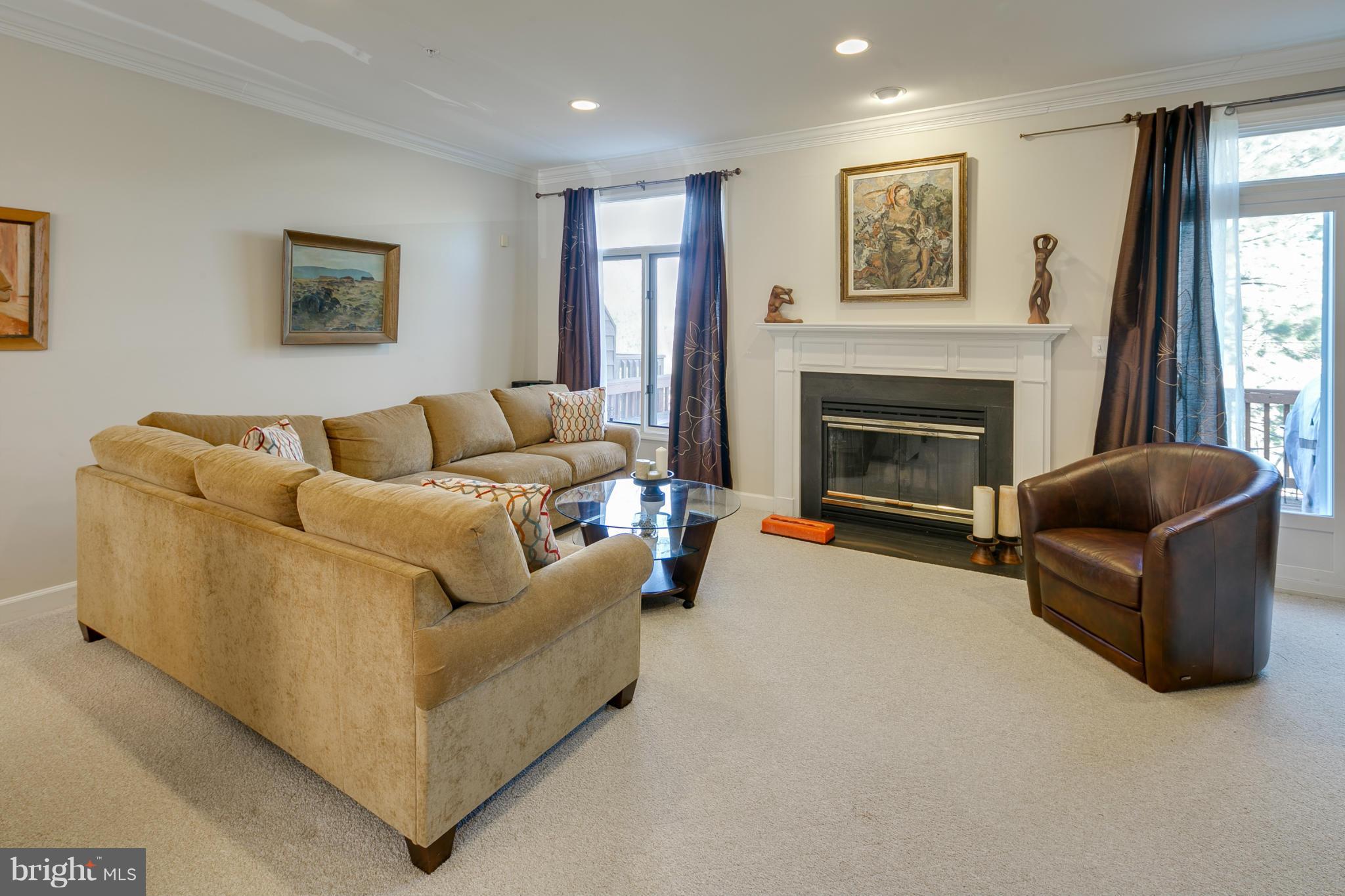24 Stridesham Court Baltimore, MD 21209 - Photo 15 of 27 Living Room