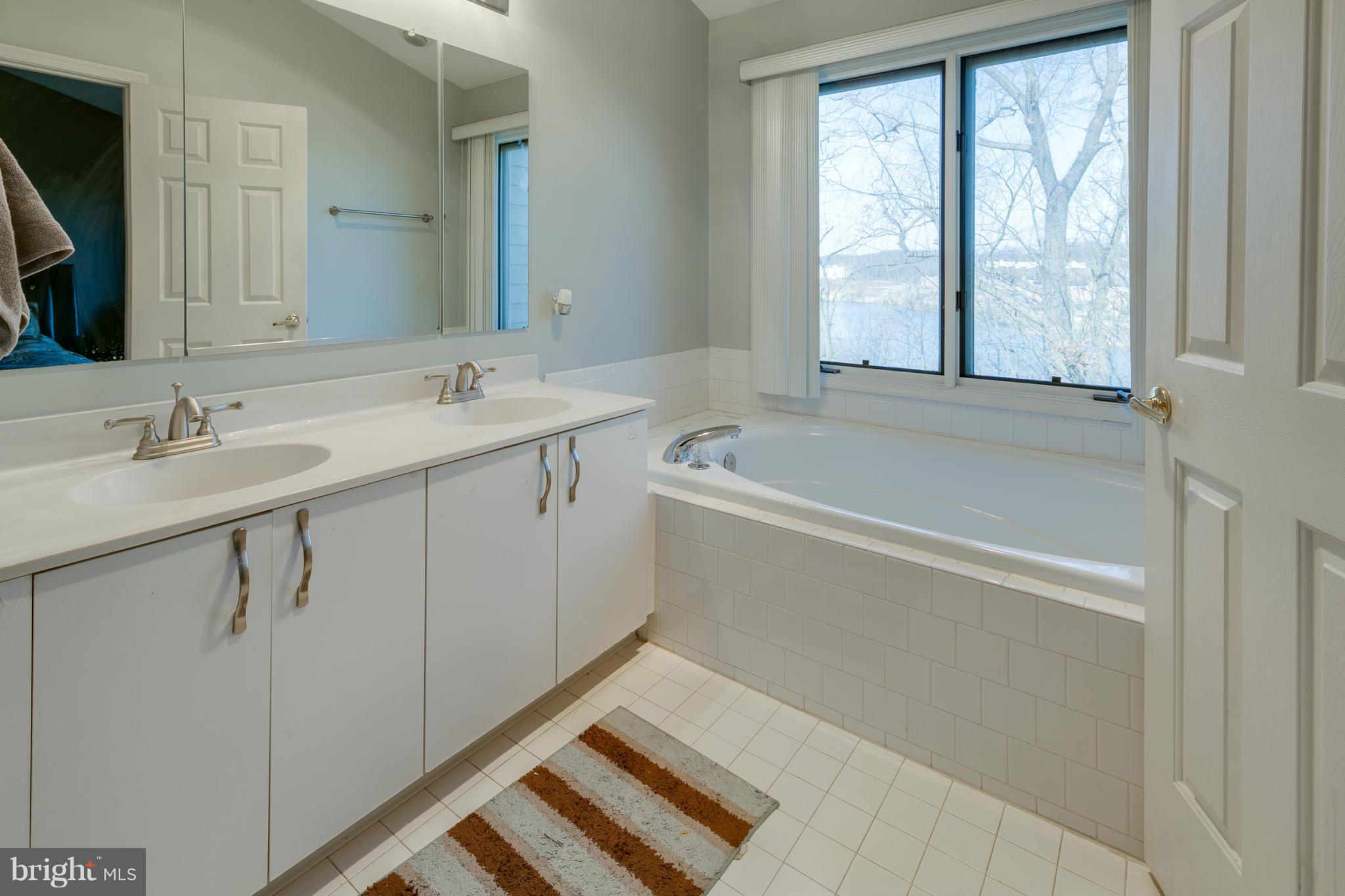 24 Stridesham Court Baltimore, MD 21209 - Photo 18 of 27 Bath (Master)