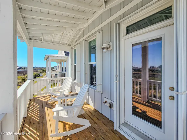 $885,000 | 127 South Boca Bay Lane, Unit A, Surf City, NC 28445