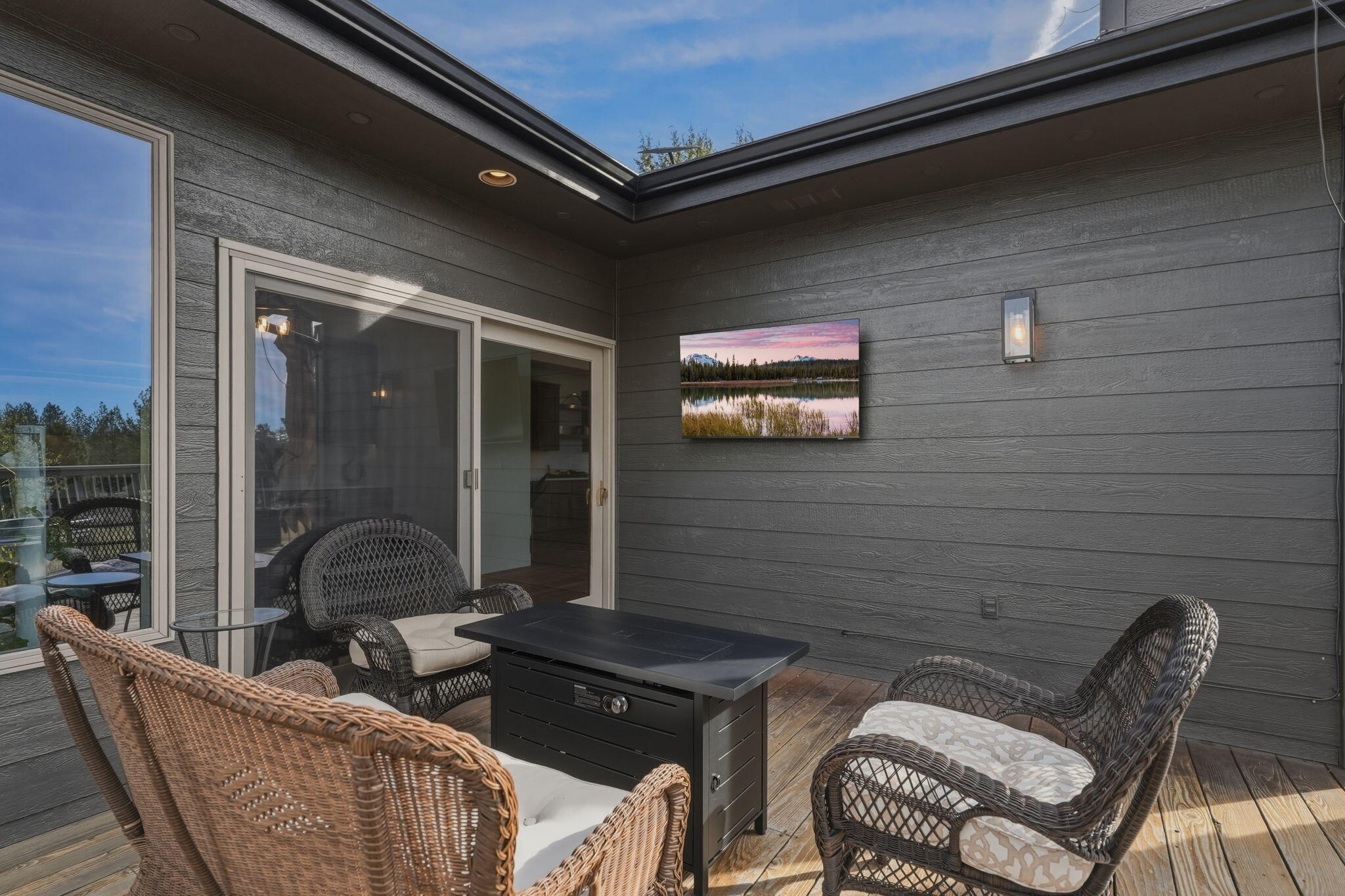 21680 Butte Ranch Road Bend, OR 97702 - Photo 52 of 65 BUILT IN TV