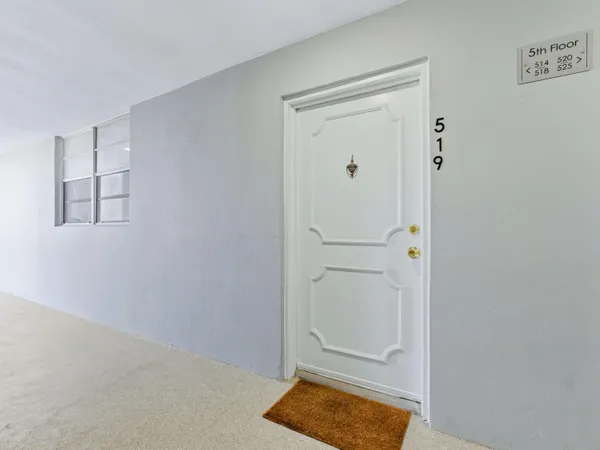 $2,300 | 5500 Northwest 2nd Avenue, Unit 519, Boca Raton, FL 33487