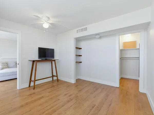 $2,300 | 5500 Northwest 2nd Avenue, Unit 519, Boca Raton, FL 33487