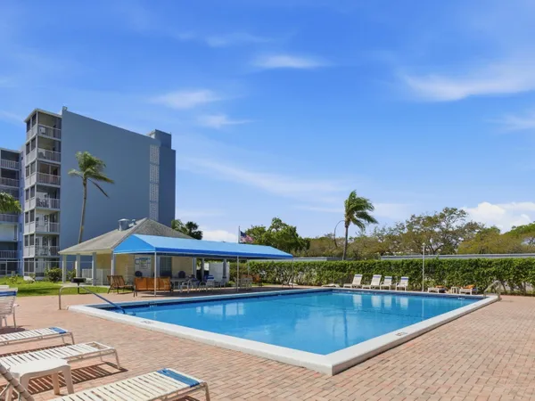 $2,300 | 5500 Northwest 2nd Avenue, Unit 519, Boca Raton, FL 33487
