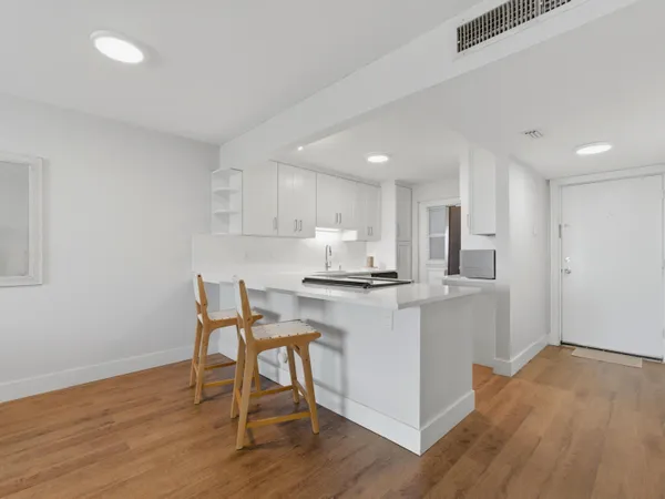 $2,300 | 5500 Northwest 2nd Avenue, Unit 519, Boca Raton, FL 33487