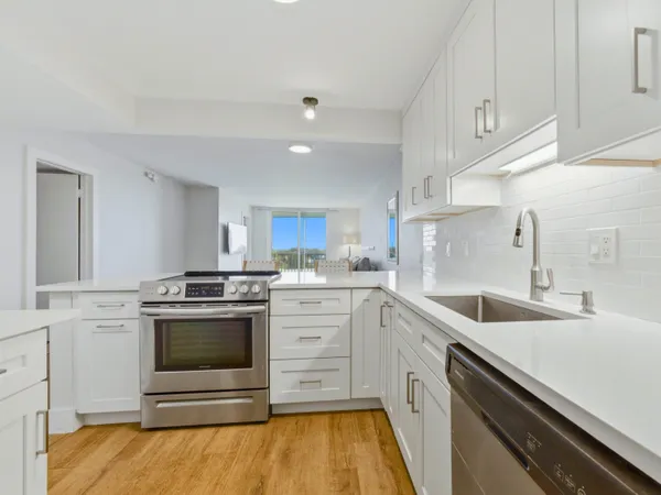 $2,300 | 5500 Northwest 2nd Avenue, Unit 519, Boca Raton, FL 33487