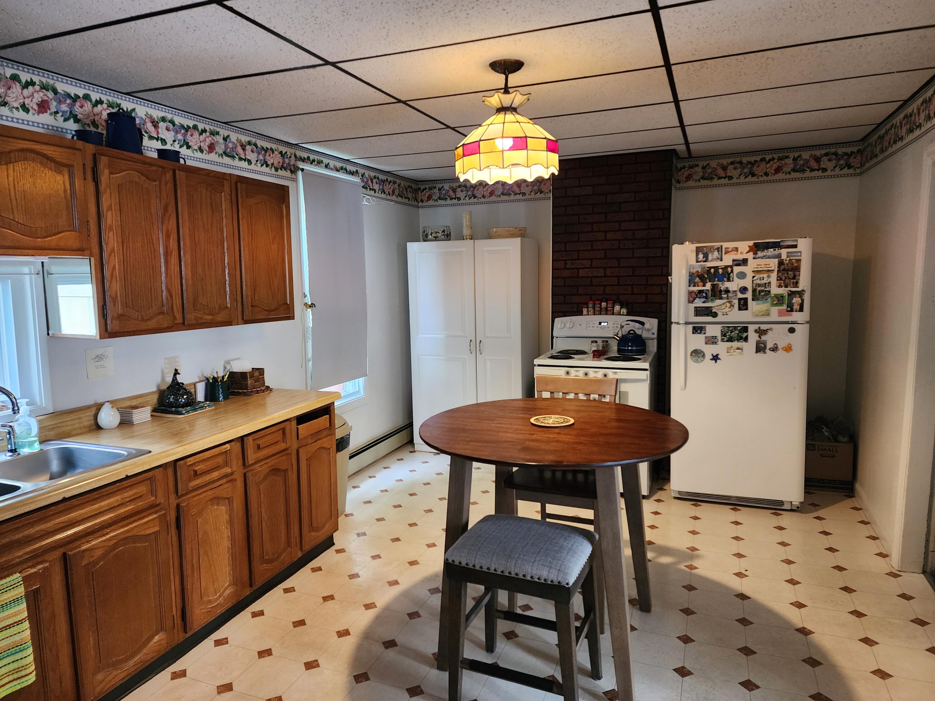 89 Oak Street Lewiston, ME 04240 - Photo 5 of 20 20250529_151236