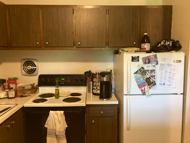 $1,295 | 1315 East Elmdale Court, Shorewood, WI 53211