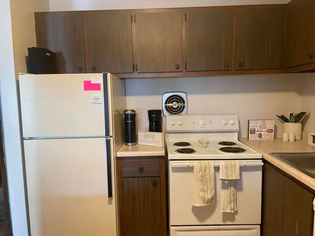 $1,295 | 1315 East Elmdale Court, Shorewood, WI 53211