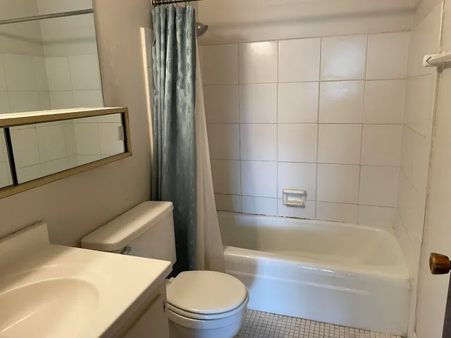 $1,295 | 1315 East Elmdale Court, Shorewood, WI 53211