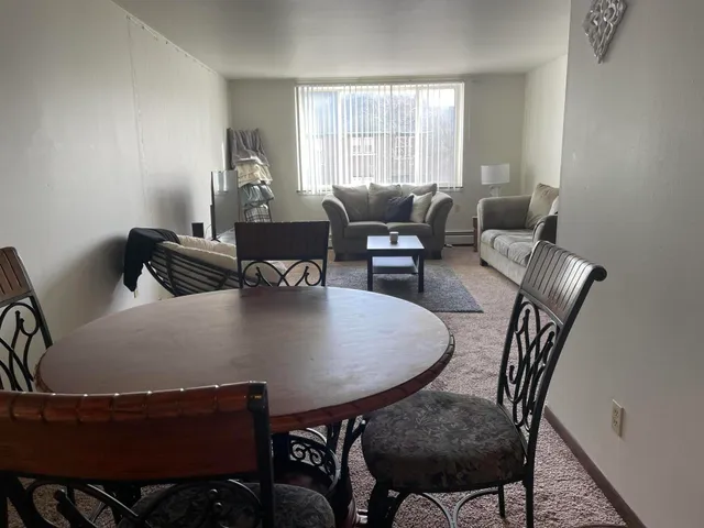 $1,295 | 1315 East Elmdale Court, Shorewood, WI 53211