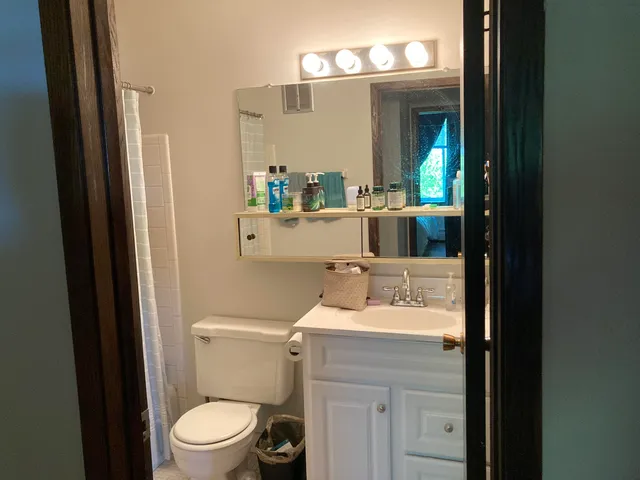 $1,295 | 1315 East Elmdale Court, Shorewood, WI 53211