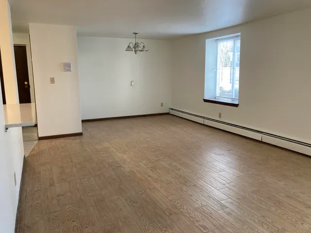 $1,295 | 1315 East Elmdale Court, Shorewood, WI 53211