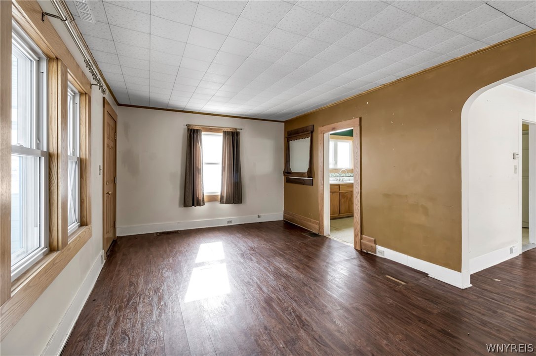 188 Cayuga Road Cheektowaga, NY 14225 - Photo 8 of 31