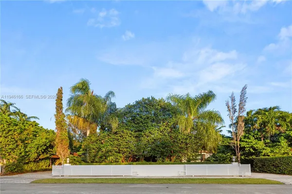 $1,448,000 | 8115 Southwest 92nd Court, Miami, FL 33173