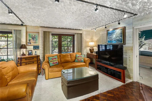 $1,448,000 | 8115 Southwest 92nd Court, Miami, FL 33173