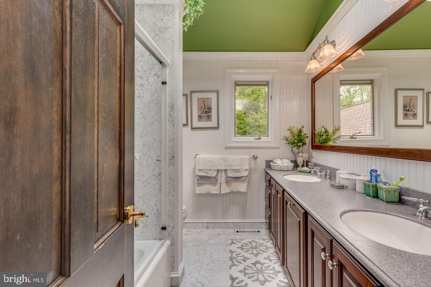 8 Thackery Lane Cherry Hill, NJ 08003 - Photo 32 of 51 Main bath with 2 sinks, skylights