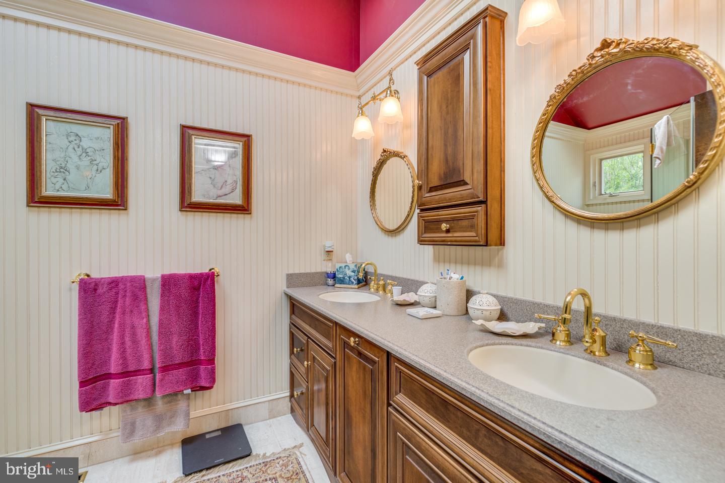 8 Thackery Lane Cherry Hill, NJ 08003 - Photo 41 of 51 Primary bath - 2 sinks