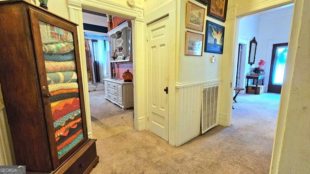 810 South Lee Street, Unit 3 Fitzgerald, GA 31750 - Photo 15 of 22 a view of an entryway with a room