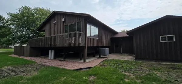 $164,900 | 503 Hawthorne Drive, Marshall, MN 56258