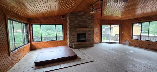 $164,900 | 503 Hawthorne Drive, Marshall, MN 56258